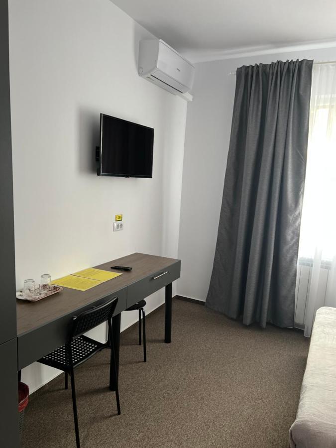 Stef Rooms Tirgu Frumos Exterior photo