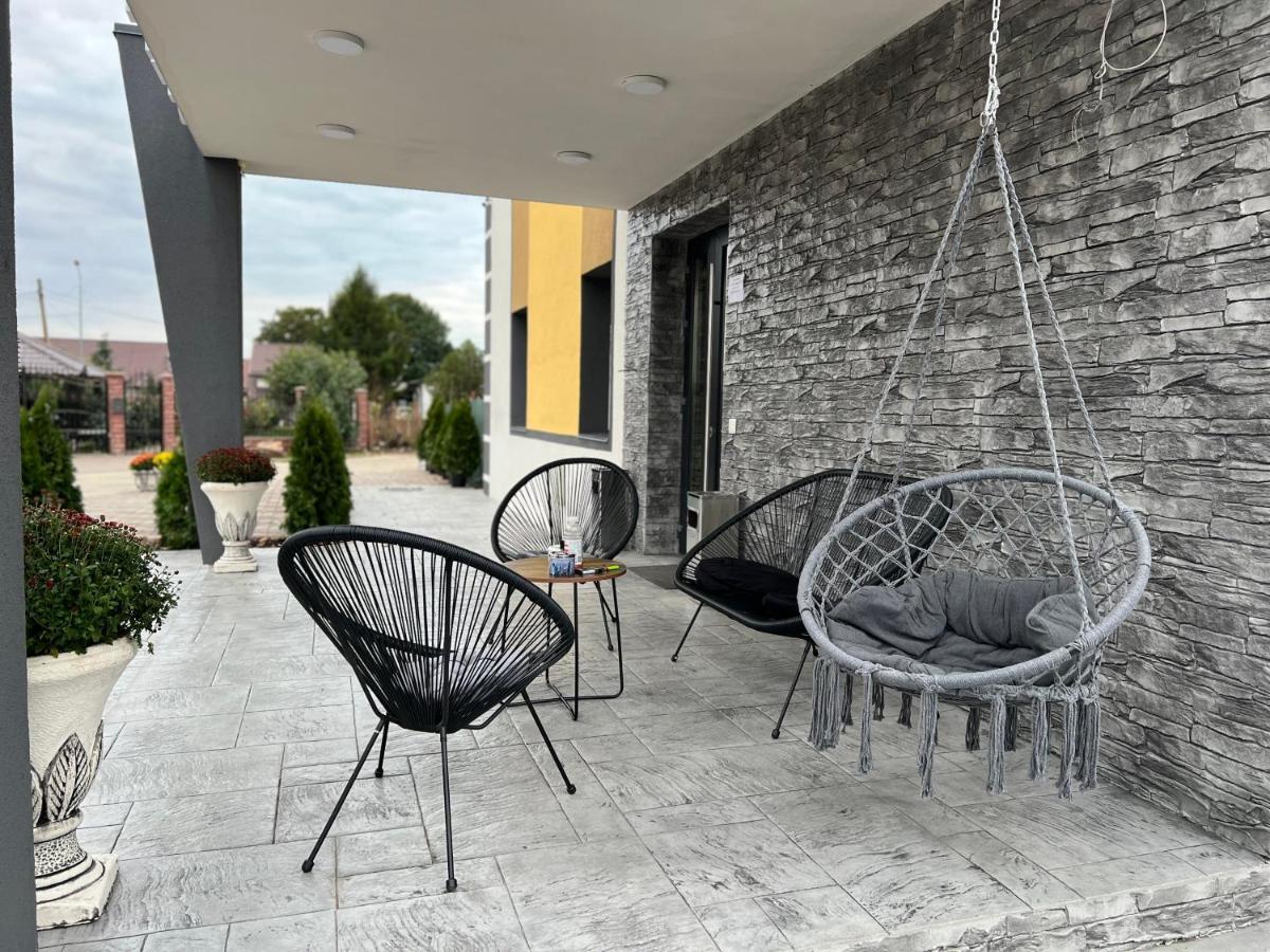 Stef Rooms Tirgu Frumos Exterior photo