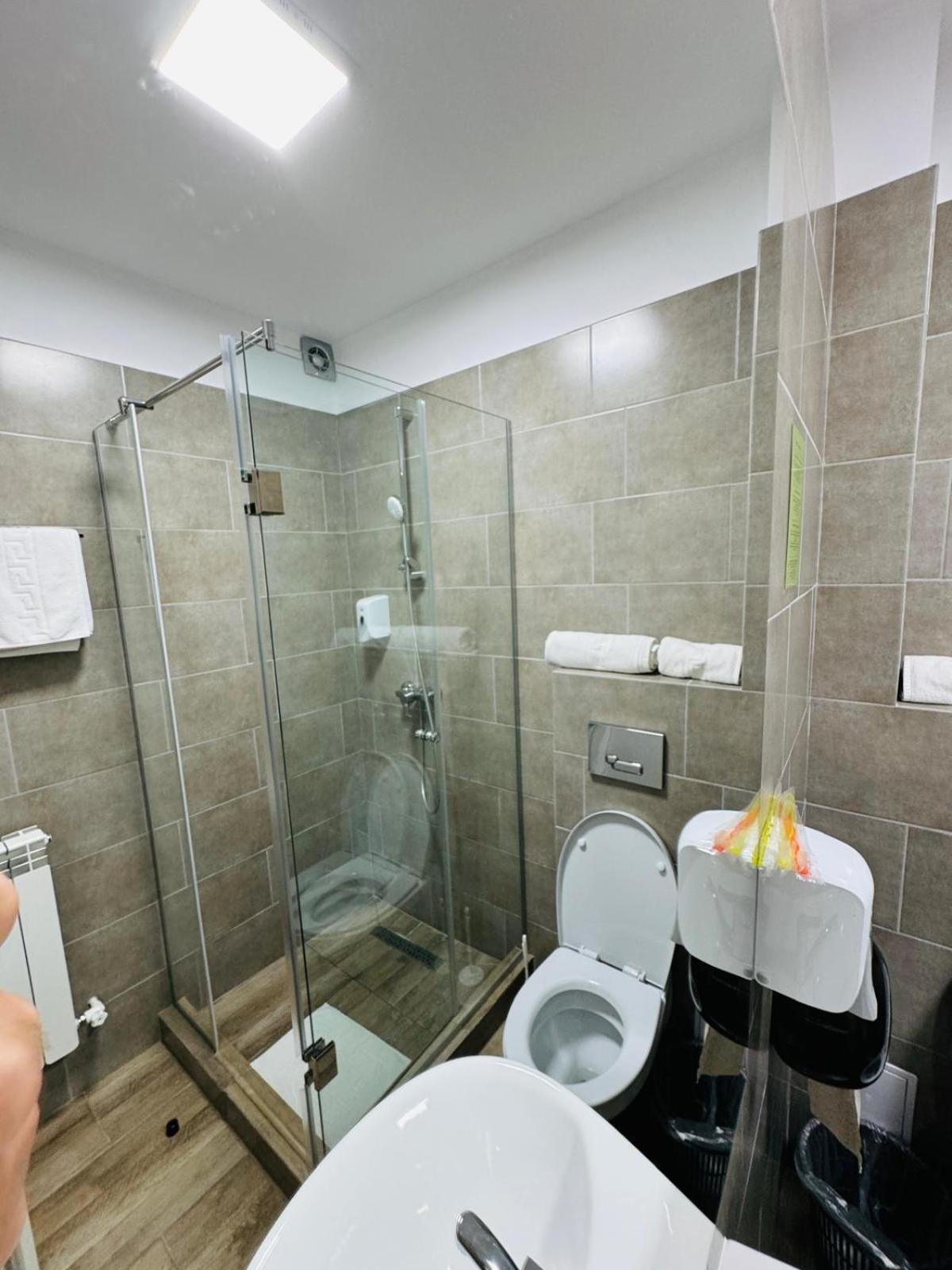 Stef Rooms Tirgu Frumos Exterior photo