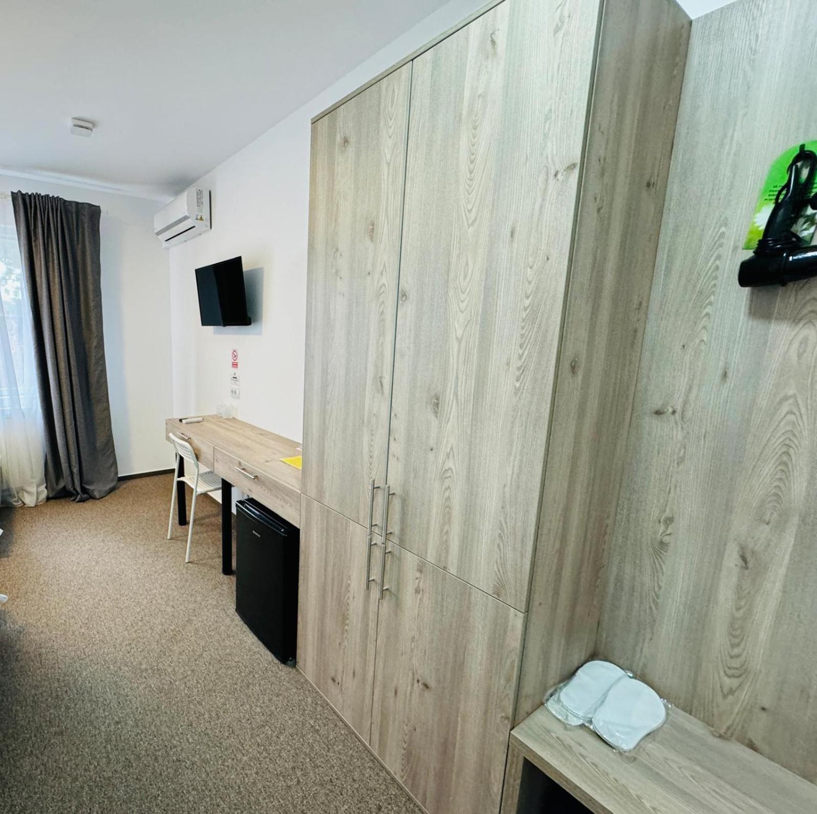 Stef Rooms Tirgu Frumos Exterior photo