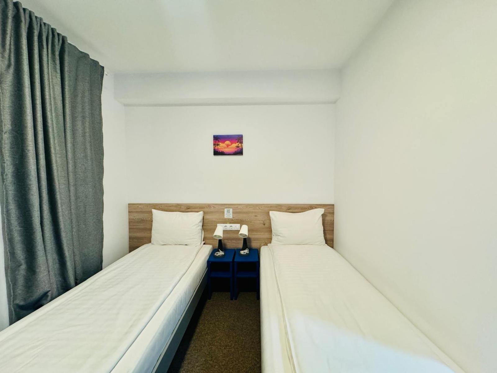 Stef Rooms Tirgu Frumos Exterior photo